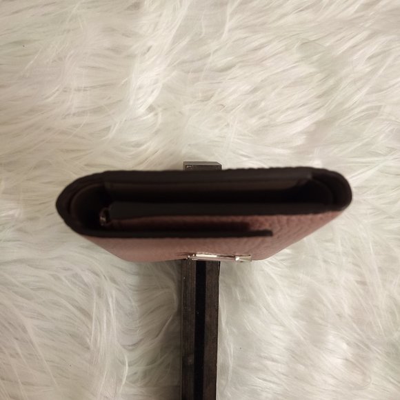 SOLD SOLD!Brand New! LV Capucines Trifold Compact Wallet Magnolia Pink (Full In) - Picture 3 of 10